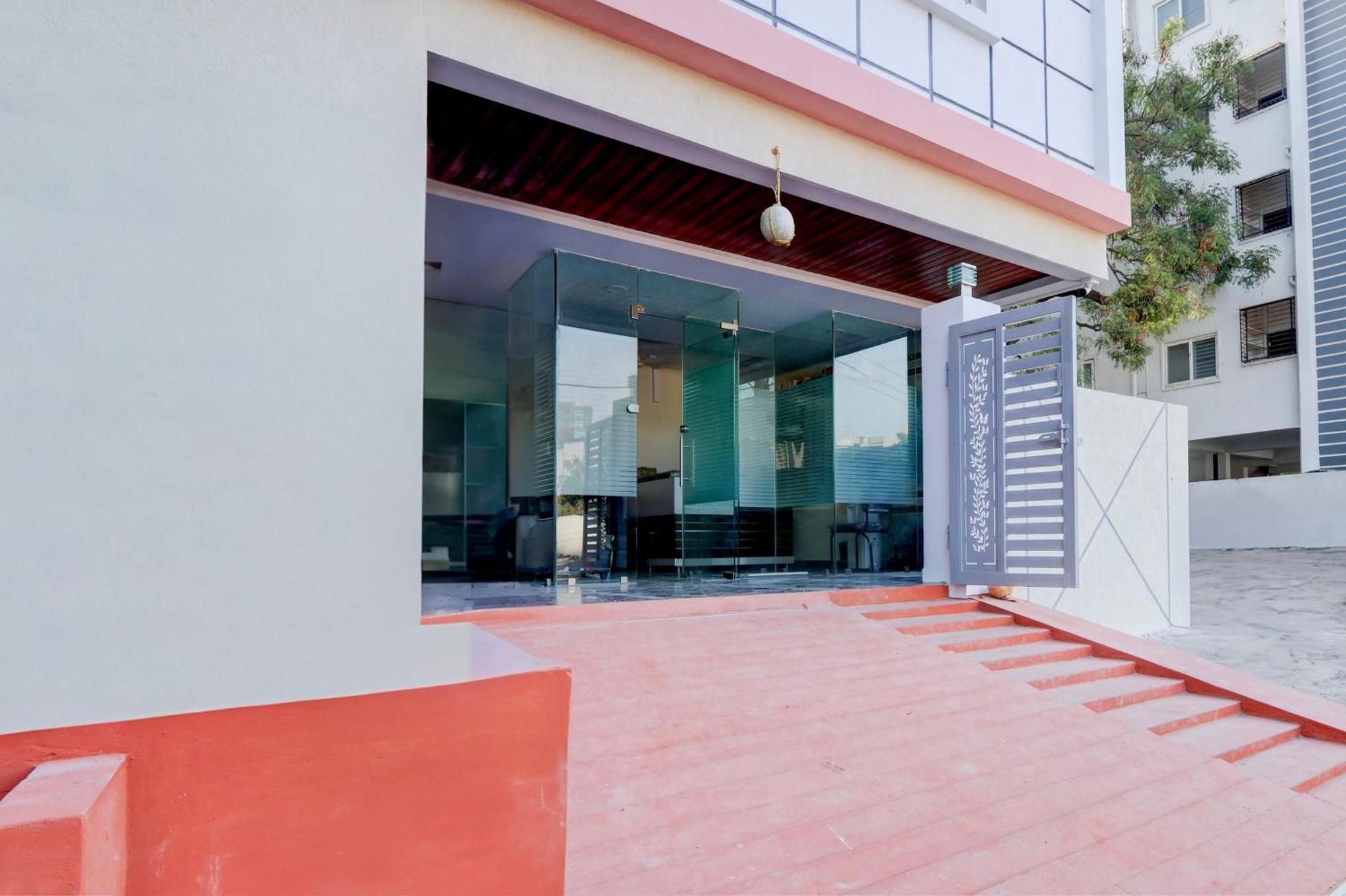 Super Townhouse Nanak Ram Guda Near Waverock Sez Hyderabad Luaran gambar