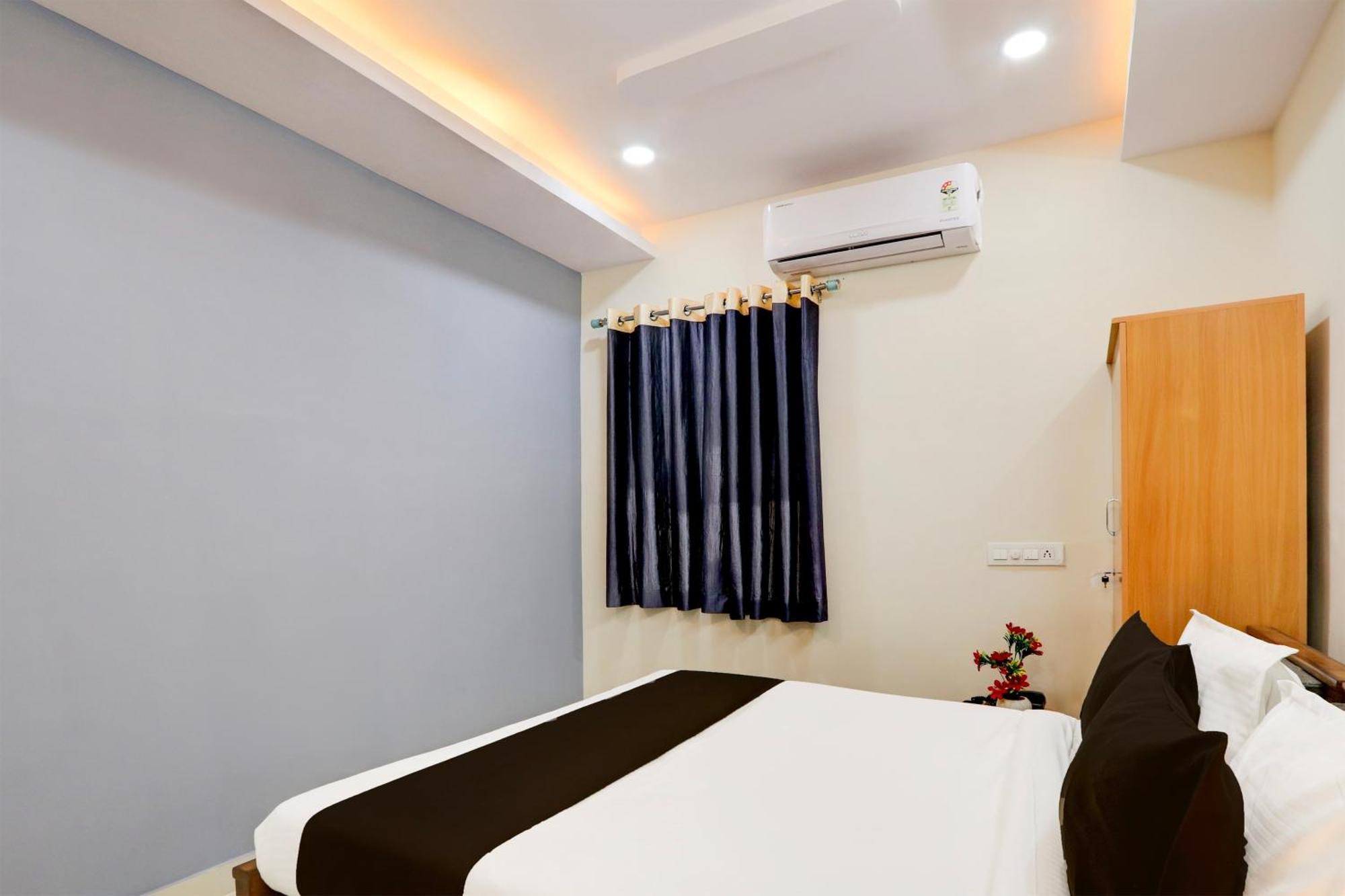 Super Townhouse Nanak Ram Guda Near Waverock Sez Hyderabad Luaran gambar