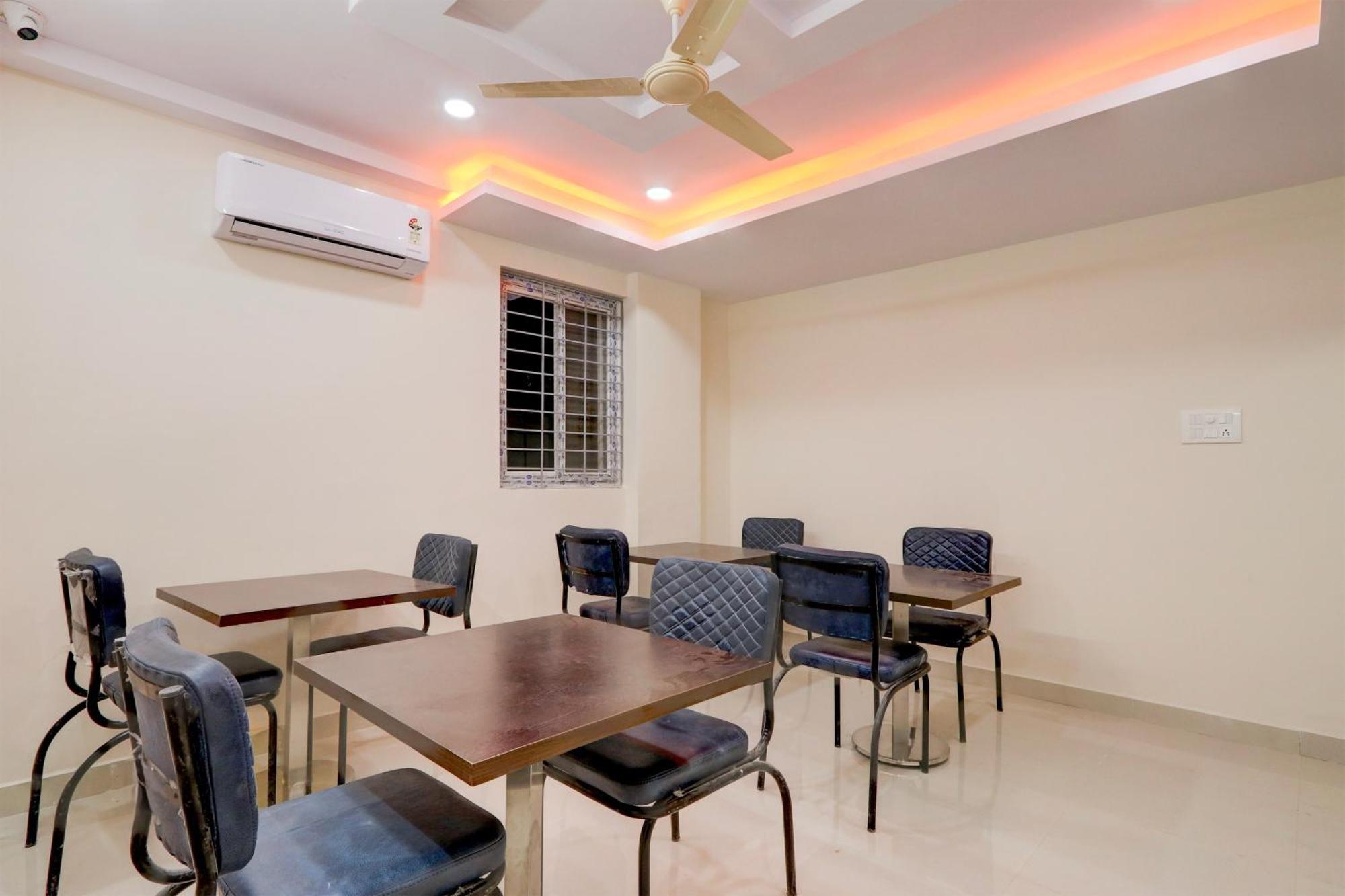 Super Townhouse Nanak Ram Guda Near Waverock Sez Hyderabad Luaran gambar