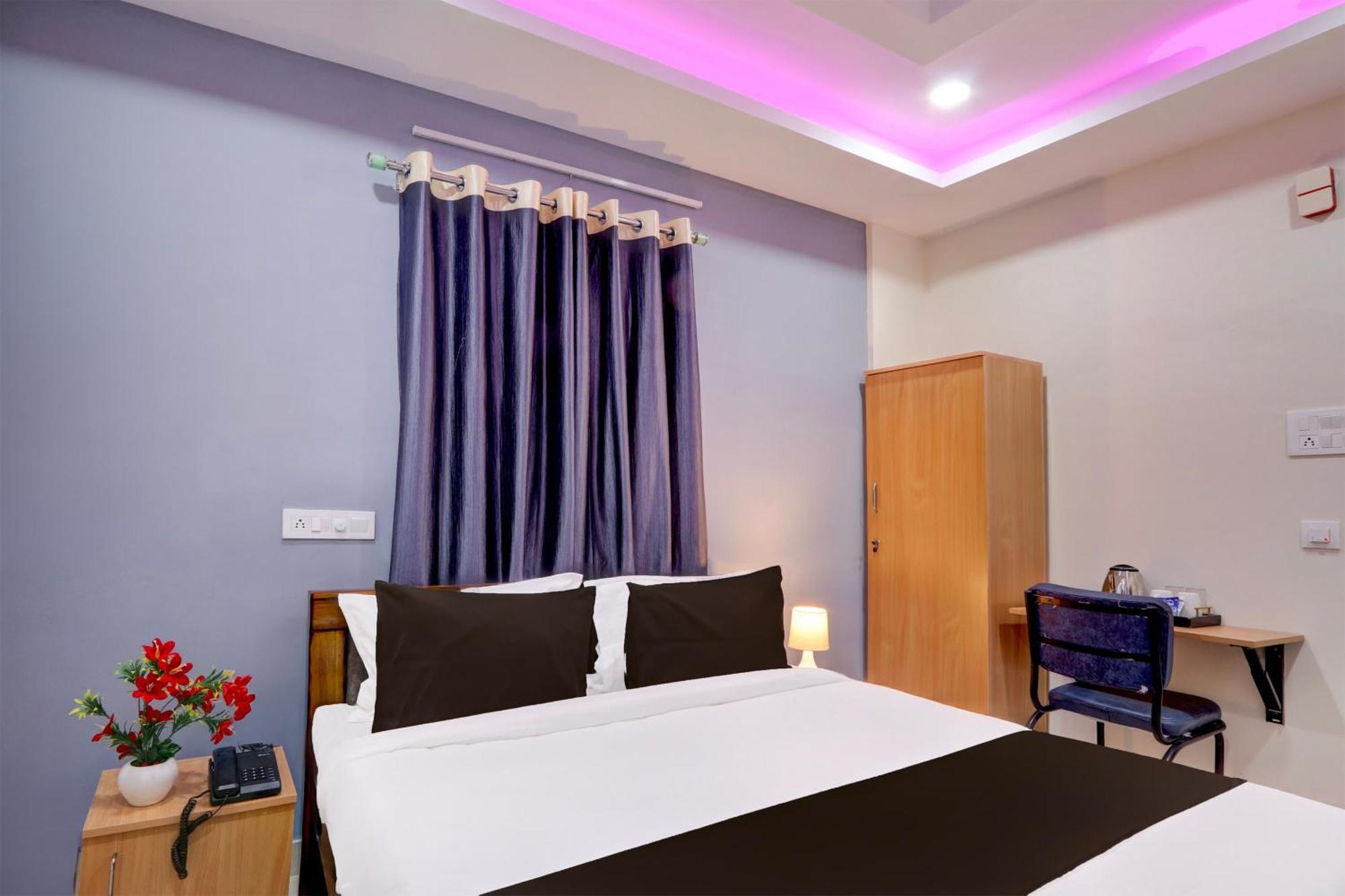 Super Townhouse Nanak Ram Guda Near Waverock Sez Hyderabad Luaran gambar