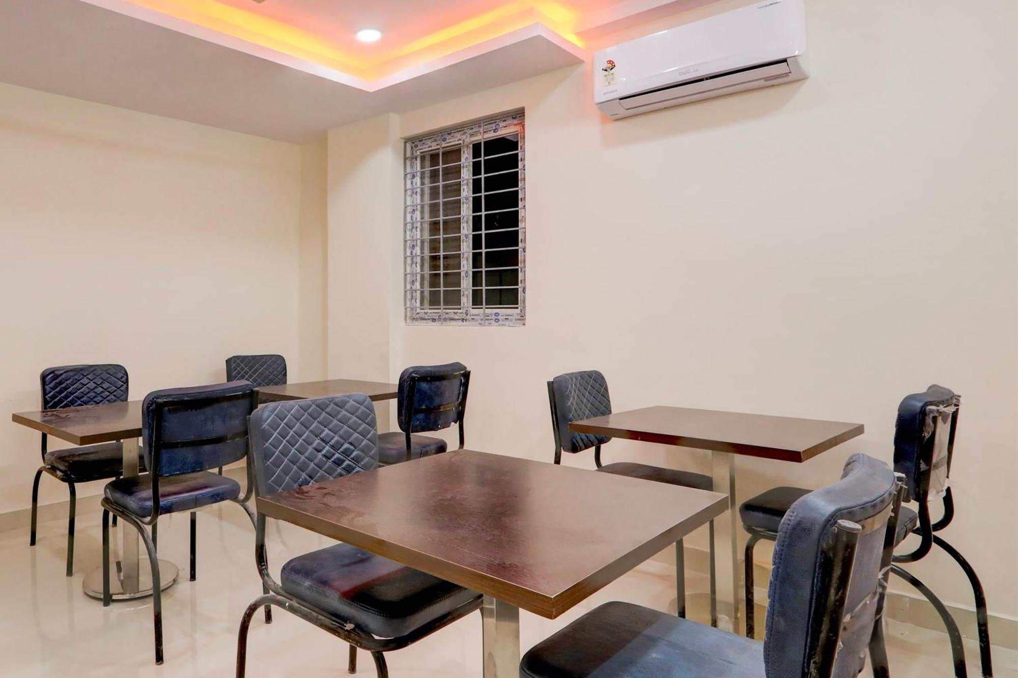 Super Townhouse Nanak Ram Guda Near Waverock Sez Hyderabad Luaran gambar
